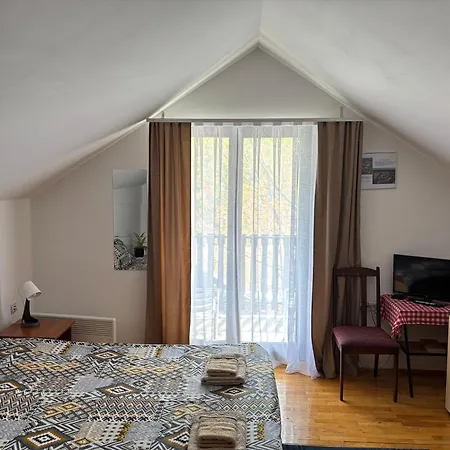 Guest house Lola *